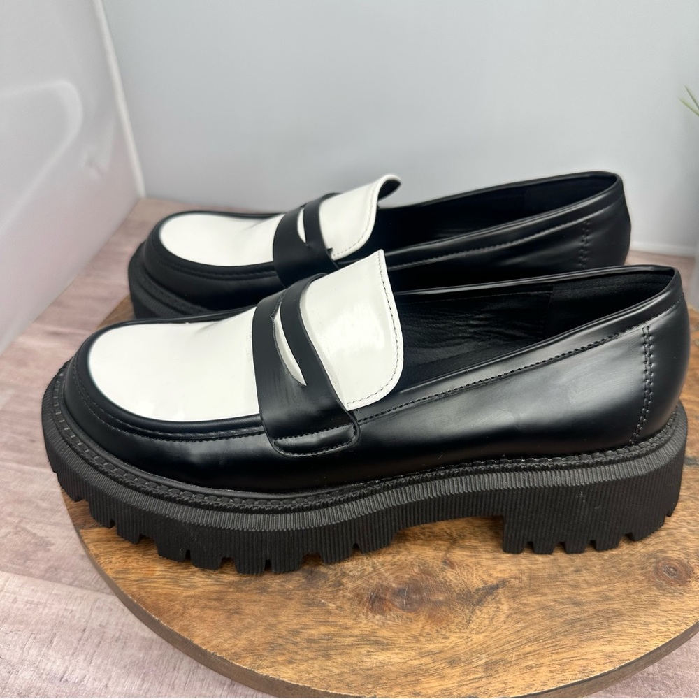 CIDER- FAUX LEATHER TWO TONE LOAFERS - 40 - Picture 2 of 9